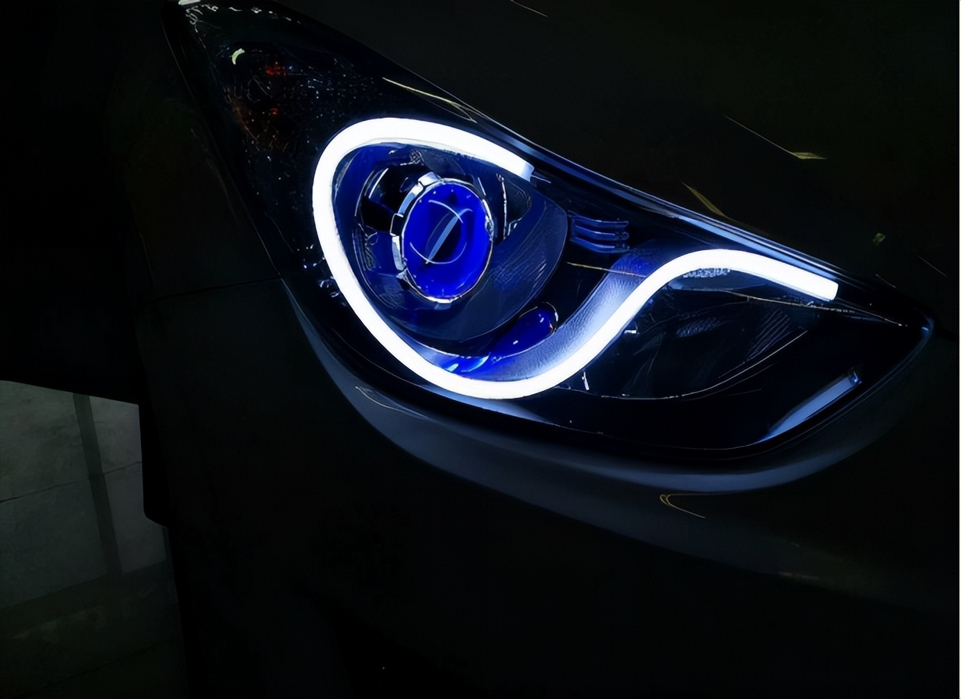 车灯“暗语”!闪1下、2下、3下是什么意思?不懂别说是“老手”休闲区蓝鸢梦想 - Www.slyday.coM 车灯“暗语”!闪1下、2下、3下是什么意思?不懂别说是“老手”休闲区蓝鸢梦想 - Www.slyday.coM