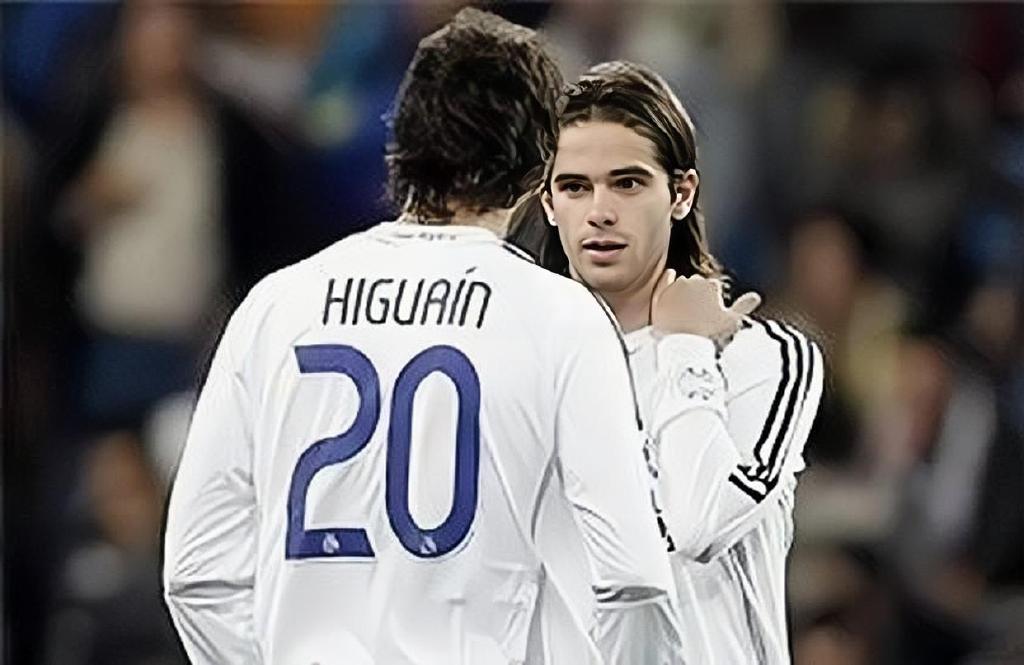 绝了!皇马巨星出轨被曝光,对象是老婆闺蜜,妻子:加戈,喝绿茶1 绝了!皇马巨星出轨被曝光,对象是老婆闺蜜,妻子:加戈,喝绿茶