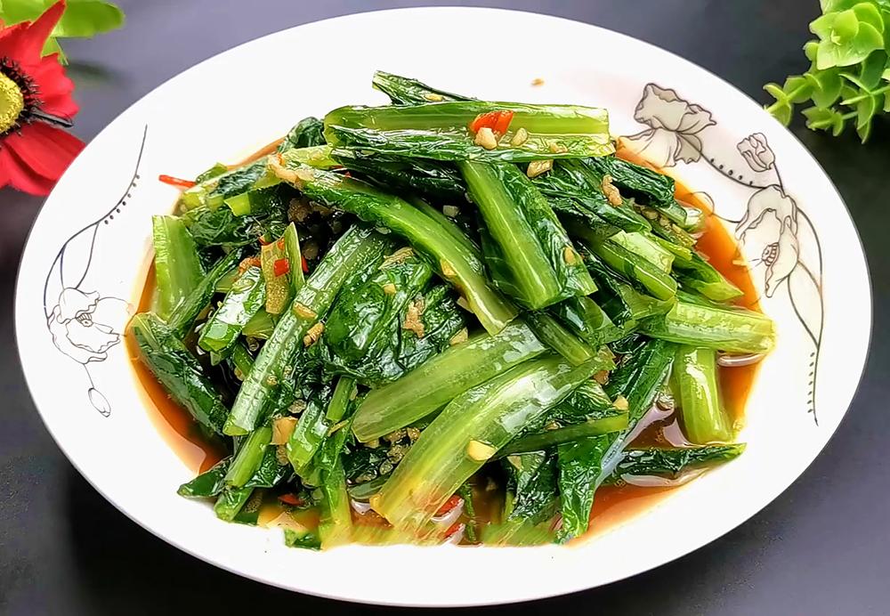 【莴笋叶的第一种吃法:清炒莴笋叶】
