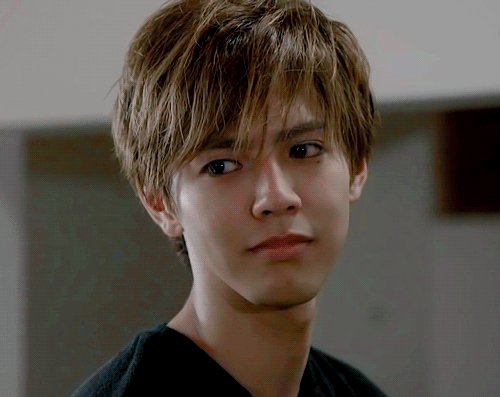 沉默是今晚的康桥，片寄凉太看着像是去了一趟<a href=