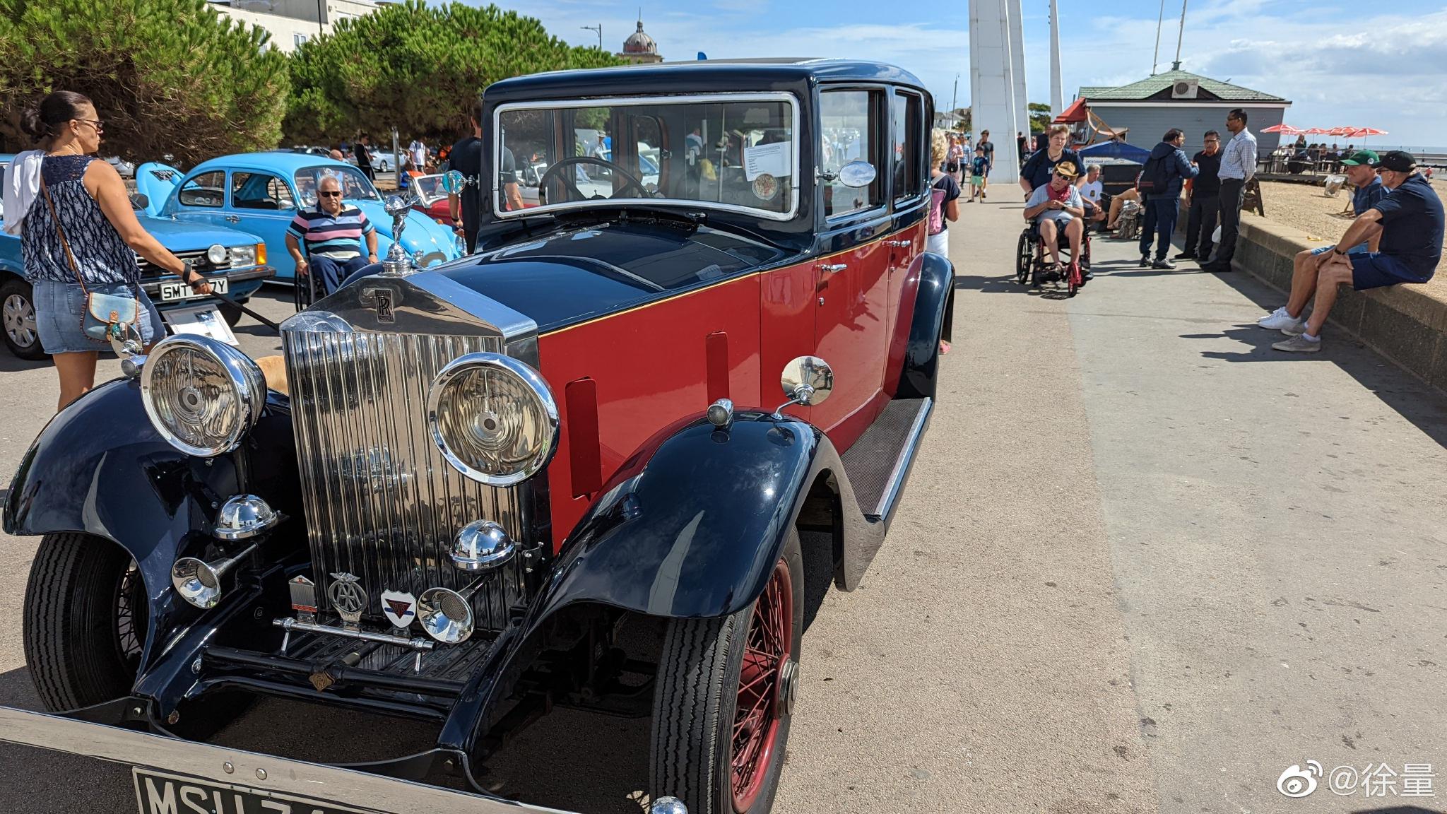 偶遇复古车展 图一受到在场看官的一致好评