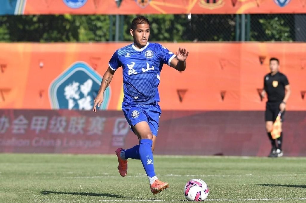 中国足球笑柄，首位归化球员放弃中国国籍获批，3年0出场赚6300万休闲区蓝鸢梦想 - Www.slyday.coM