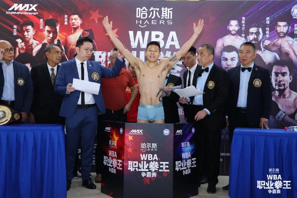 敬佩！奥运名将吕斌今晚大战<a href=