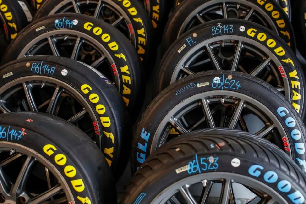 领克宣布退出WTCR本赛季剩余比赛，原因竟是官方轮胎不安全休闲区蓝鸢梦想 - Www.slyday.coM