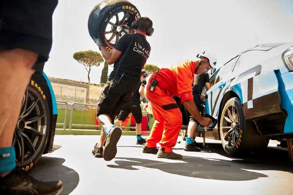 领克宣布退出WTCR本赛季剩余比赛，原因竟是官方轮胎不安全休闲区蓝鸢梦想 - Www.slyday.coM