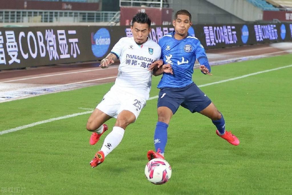 中国足球笑柄，首位归化球员放弃中国国籍获批，3年0出场赚6300万休闲区蓝鸢梦想 - Www.slyday.coM