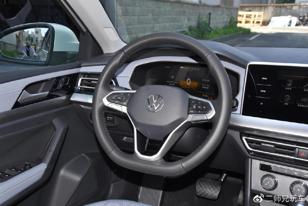 后悔了吗?同样的价格,朗逸、轩逸比这台国产车差了很多