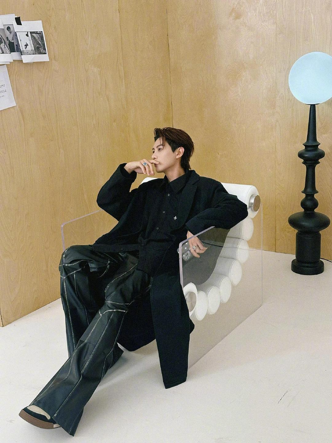 王凯沐徐振轩辛云来蒋依依等明星礼遇季发红包