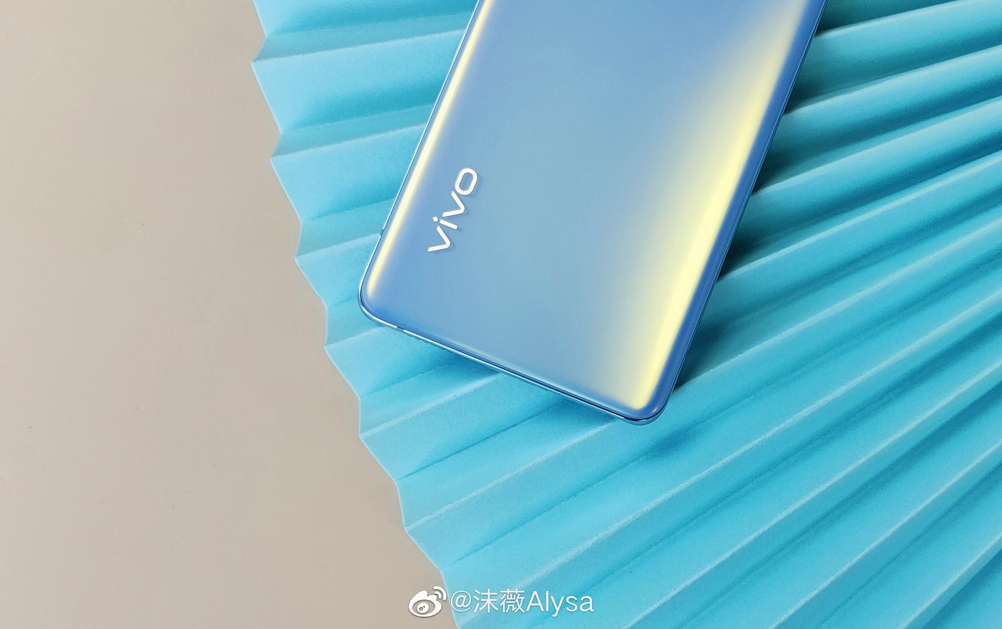vivo x50图片,vivo x70图片 vivo x50今天开售了 ,来看一组x50 pro浮氧的图赏,给你们心动下