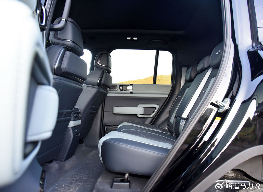 手握30万预算该买谁?宝马X3对比豹5