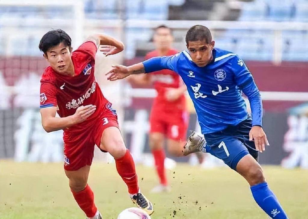 中国足球笑柄，首位归化球员放弃中国国籍获批，3年0出场赚6300万休闲区蓝鸢梦想 - Www.slyday.coM