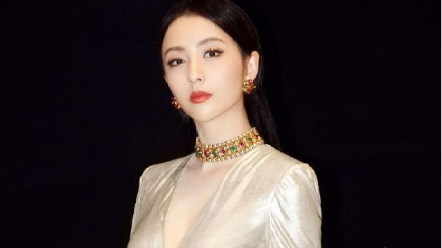 佟丽娅，与陈思诚的《北京爱情故事》爆火，让她的演艺事业更上一层楼