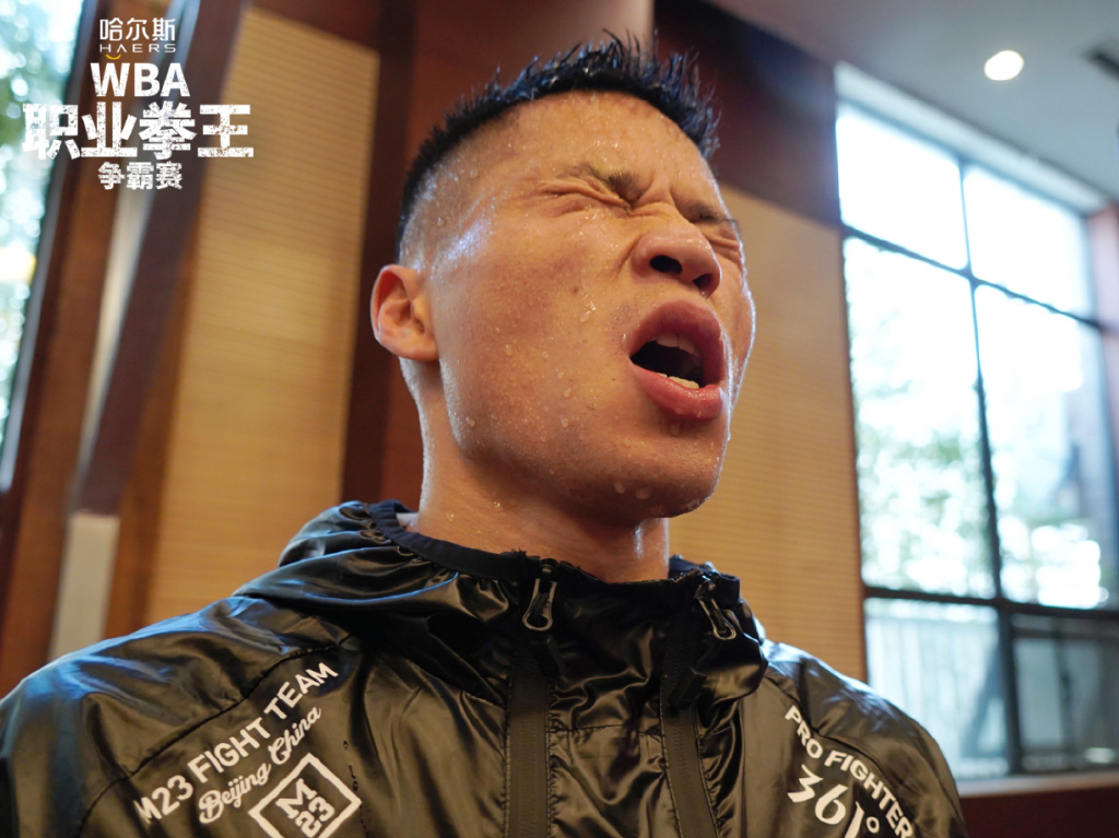 敬佩！奥运名将吕斌今晚大战<a href=