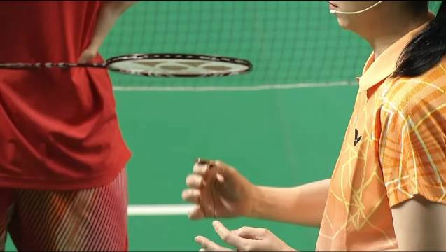 石宇奇 21-14、13-21、21-16 渡边航贵