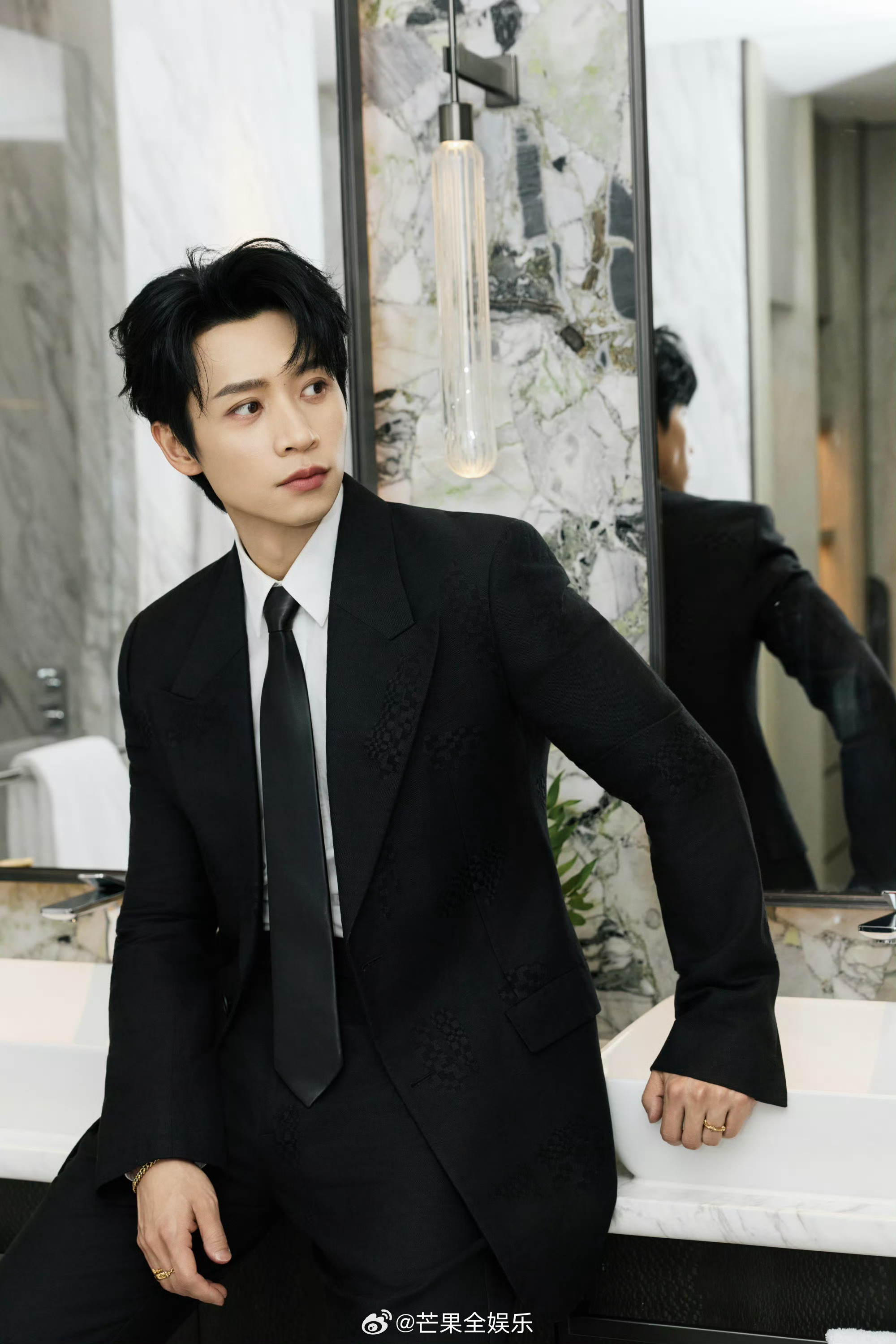 魏晨四十岁红毯状态沉稳迷人