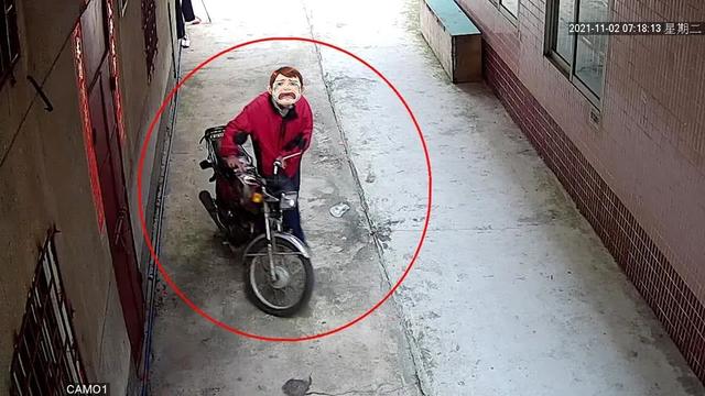 【我为群众办实事】男子偷摩托车被抓,细心的民警一查,发现是个“老手”休闲区蓝鸢梦想 - Www.slyday.coM 【我为群众办实事】男子偷摩托车被抓,细心的民警一查,发现是个“老手”休闲区蓝鸢梦想 - Www.slyday.coM