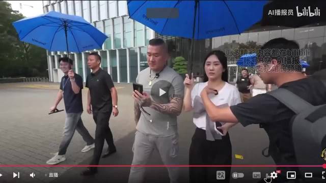 馆长体验无人驾驶出租车：哎哟，第一次坐，真是吓死我了好不好？