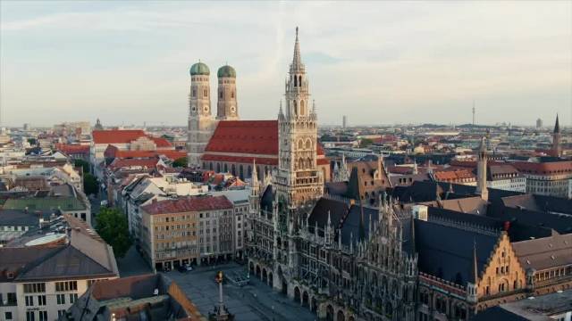 陈鲁豫深度对话零跑朱江明 ：将汽车故乡变为中国新主场