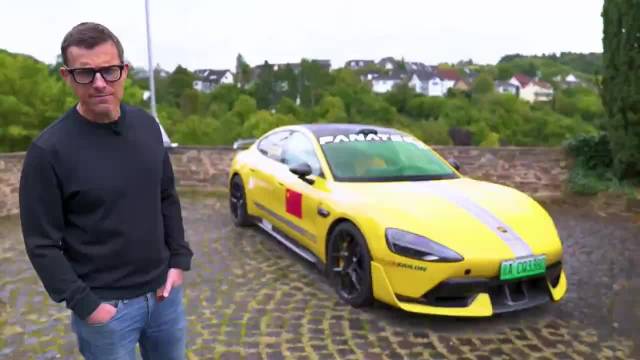 国外大佬怀疑小米su7U虚标性能，要用gtr教小米谁是战神