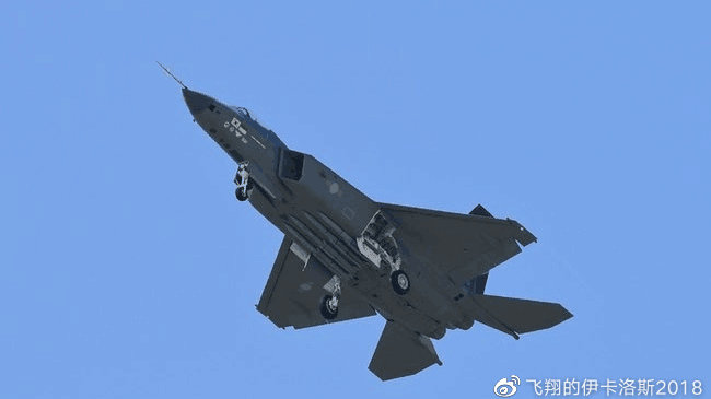 韩国KF21隐身战机想抢美国F-35市场，不如歼-20，撑死算个四代半