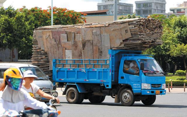 不合规轻卡有望“蓝改黄”，车辆合规化治理要防“钻空子”| 中国汽车报