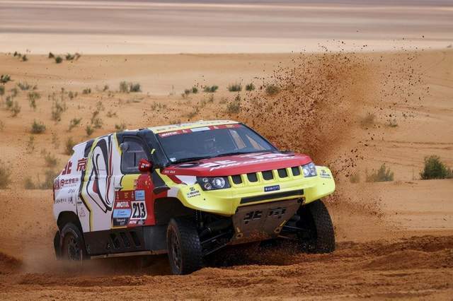 滑雪冠军跨界越野出难题 李妮娜发起全网“黑级雪道”越野挑战休闲区蓝鸢梦想 - Www.slyday.coM 滑雪冠军跨界越野出难题 李妮娜发起全网“黑级雪道”越野挑战休闲区蓝鸢梦想 - Www.slyday.coM