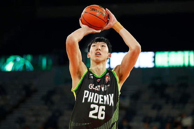 脚伤没事了,周琦NBL首秀砍8分5板3盖帽,正负值+23助球队获开门红休闲区蓝鸢梦想 - Www.slyday.coM 脚伤没事了,周琦NBL首秀砍8分5板3盖帽,正负值+23助球队获开门红休闲区蓝鸢梦想 - Www.slyday.coM