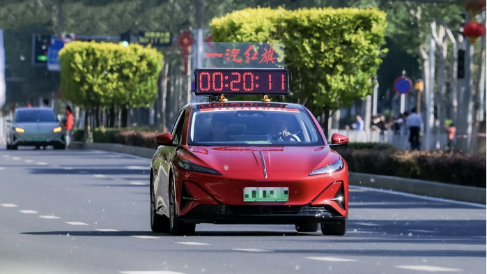 小林观察｜锚定“新赛道”：红旗“转型”不可操之过急