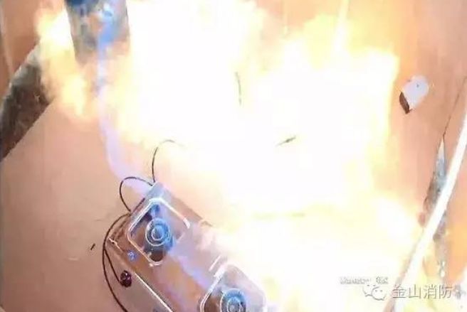 重庆一食堂发生垮塌,疑似燃气泄漏燃爆!燃气爆炸有多可怕?先灭火还是先关阀门?休闲区蓝鸢梦想 - Www.slyday.coM 重庆一食堂发生垮塌,疑似燃气泄漏燃爆!燃气爆炸有多可怕?先灭火还是先关阀门?休闲区蓝鸢梦想 - Www.slyday.coM