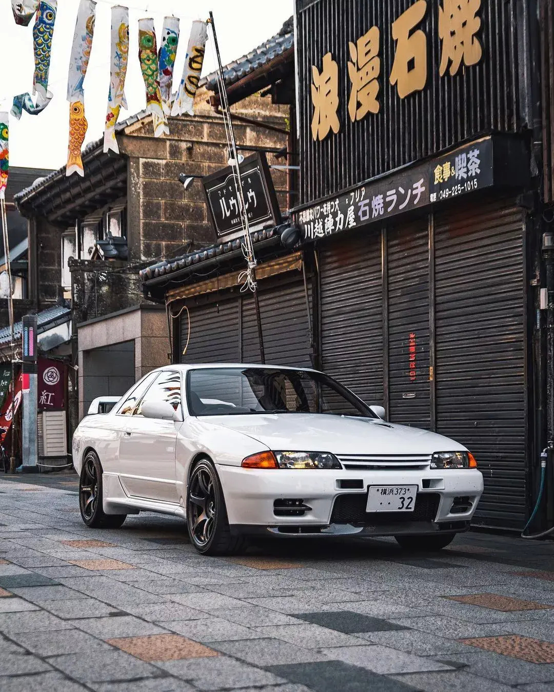 女人不懂男人的性能车，男人不懂女人的化妆品