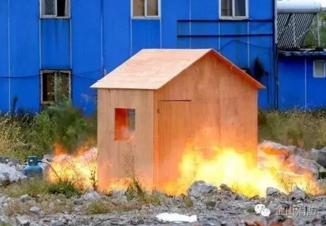 重庆一食堂发生垮塌,疑似燃气泄漏燃爆!燃气爆炸有多可怕?先灭火还是先关阀门?休闲区蓝鸢梦想 - Www.slyday.coM 重庆一食堂发生垮塌,疑似燃气泄漏燃爆!燃气爆炸有多可怕?先灭火还是先关阀门?休闲区蓝鸢梦想 - Www.slyday.coM