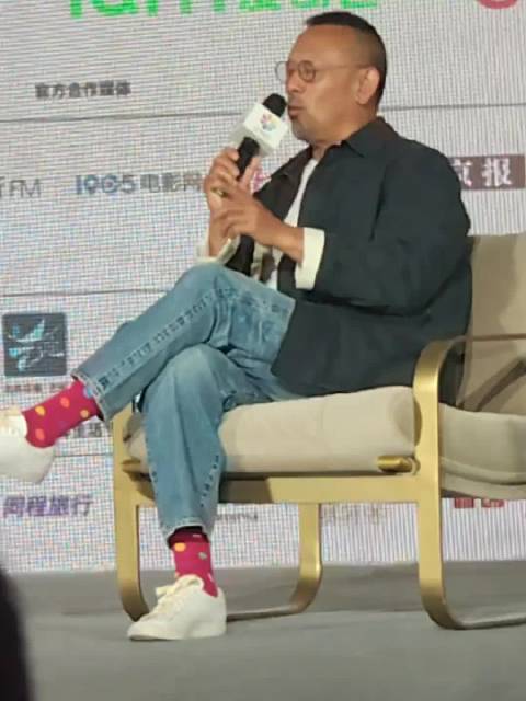 姜文回应隐喻质疑称饺子就是饺子