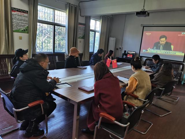 弘扬伟大建党精神 真抓实干创辉煌——浔阳区硬骨头六连希望学校全体教师学习党的十九届六中全会精神休闲区蓝鸢梦想 - Www.slyday.coM 弘扬伟大建党精神 真抓实干创辉煌——浔阳区硬骨头六连希望学校全体教师学习党的十九届六中全会精神休闲区蓝鸢梦想 - Www.slyday.coM