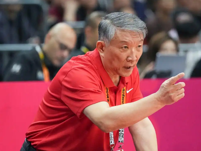 杨力维质疑，宫鲁鸣下课？谁注意韩旭表态，篮协官宣计划