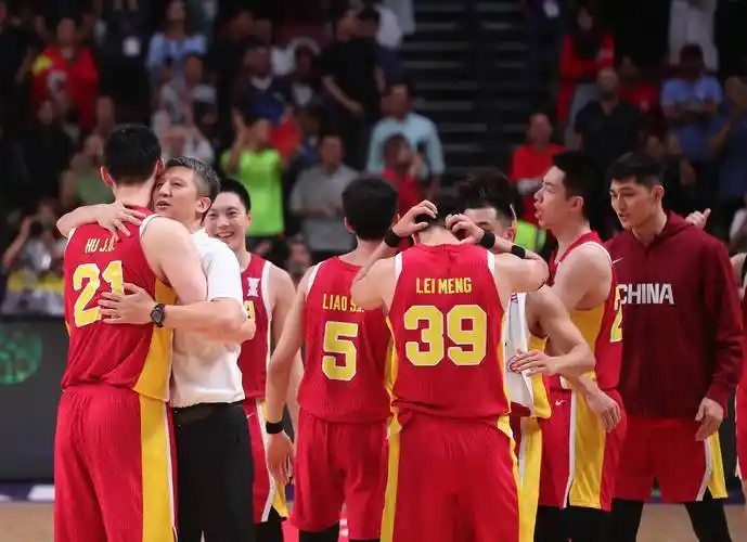 世预赛中国男篮连败后迎转机：郭昊文单场42分8助攻获NBA关注，或成郭士强锋线新答案