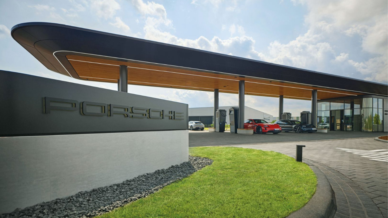 当保时捷也“用不起”自建桩，充电行业亟需破局时刻