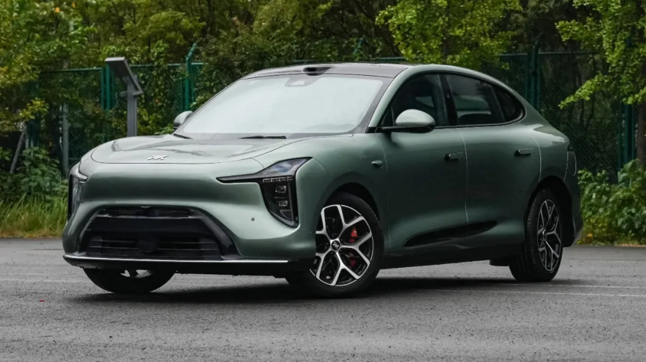 20万级纯电SUV，智己LS6搭载全线控底盘、800V与高阶智驾