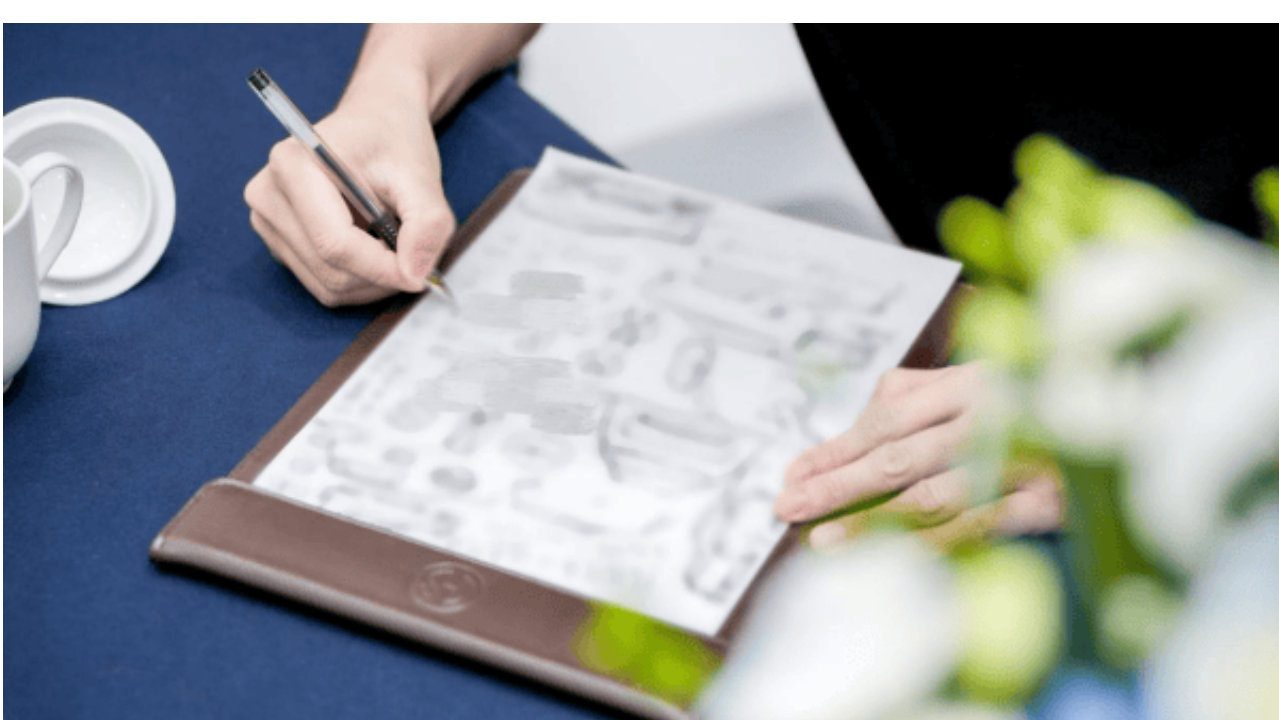 四家“自主高端”集体换标！红旗连口号都改了