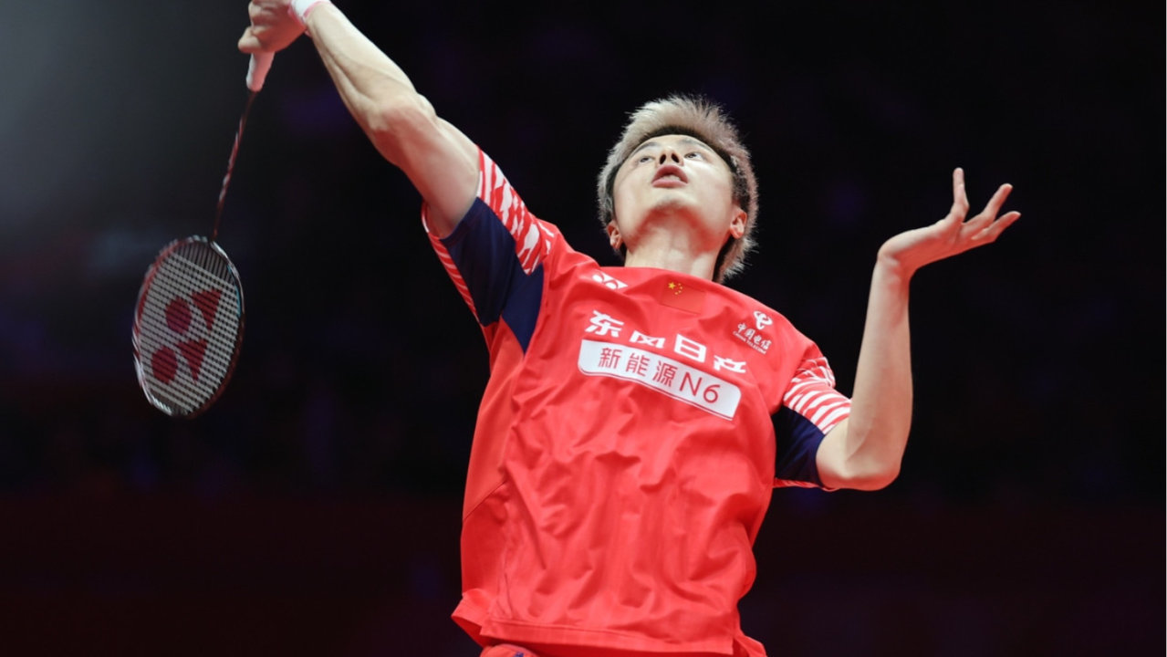 石宇奇卫冕失败！第二局0-7崩盘手腕明显不适 主动祝贺波波夫显格局