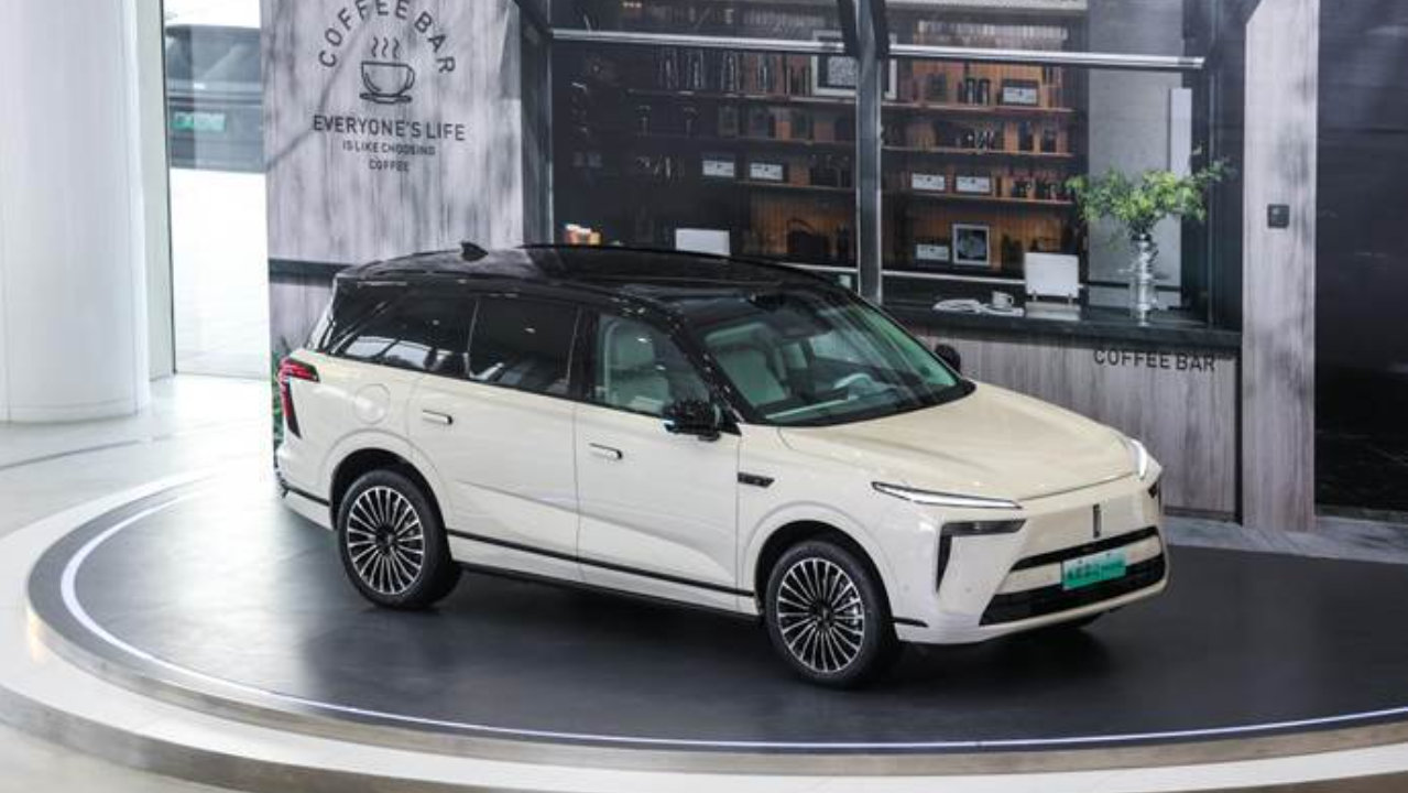 首款搭载VLA大六座插混SUV，魏牌全新蓝山智能进阶版上市