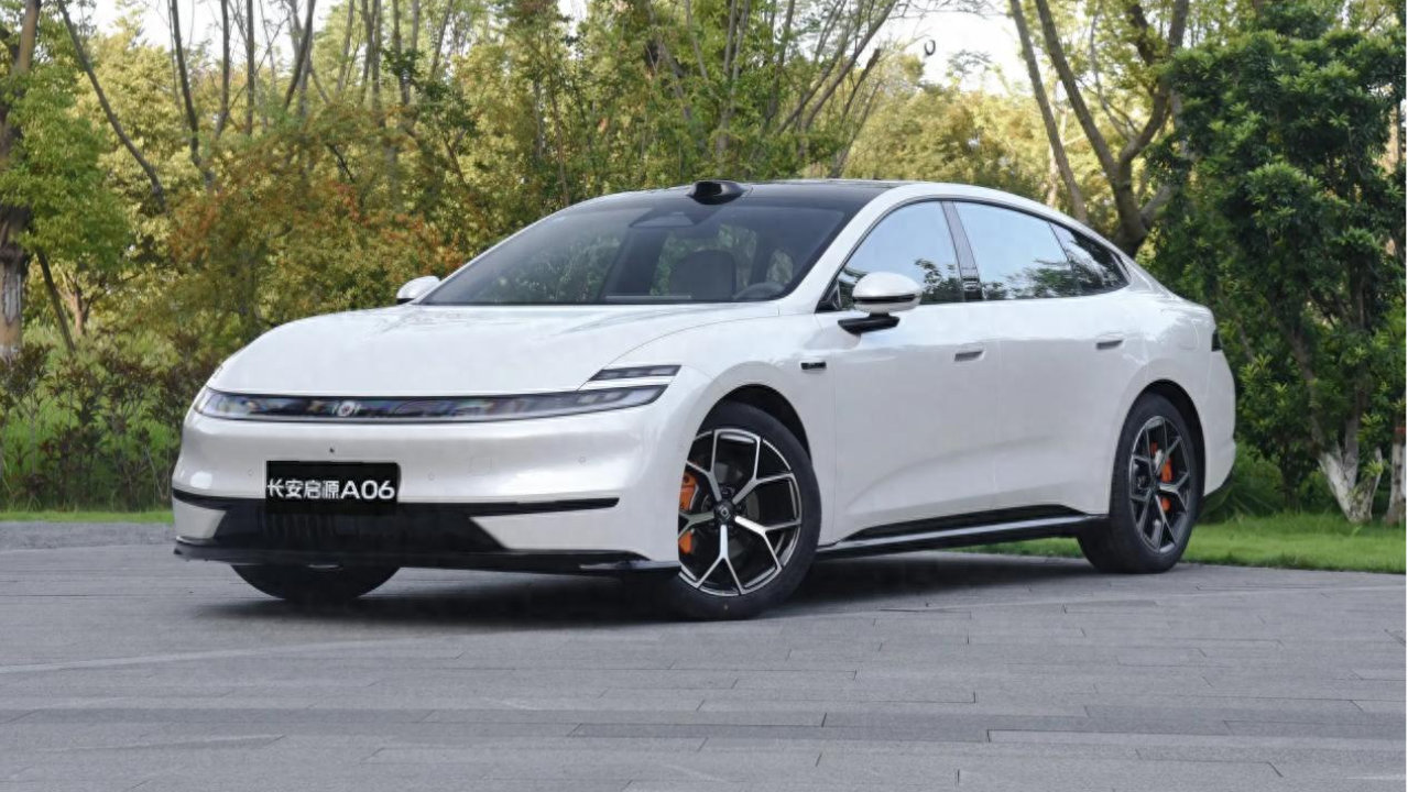 中小学春假将至，长安启源A06和小鹏MONA M03，选谁？