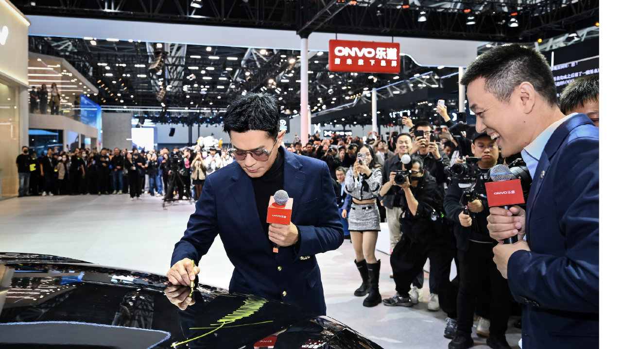 乐道携手古天乐发布乐道L90黑骑士特别版，限量发售999台