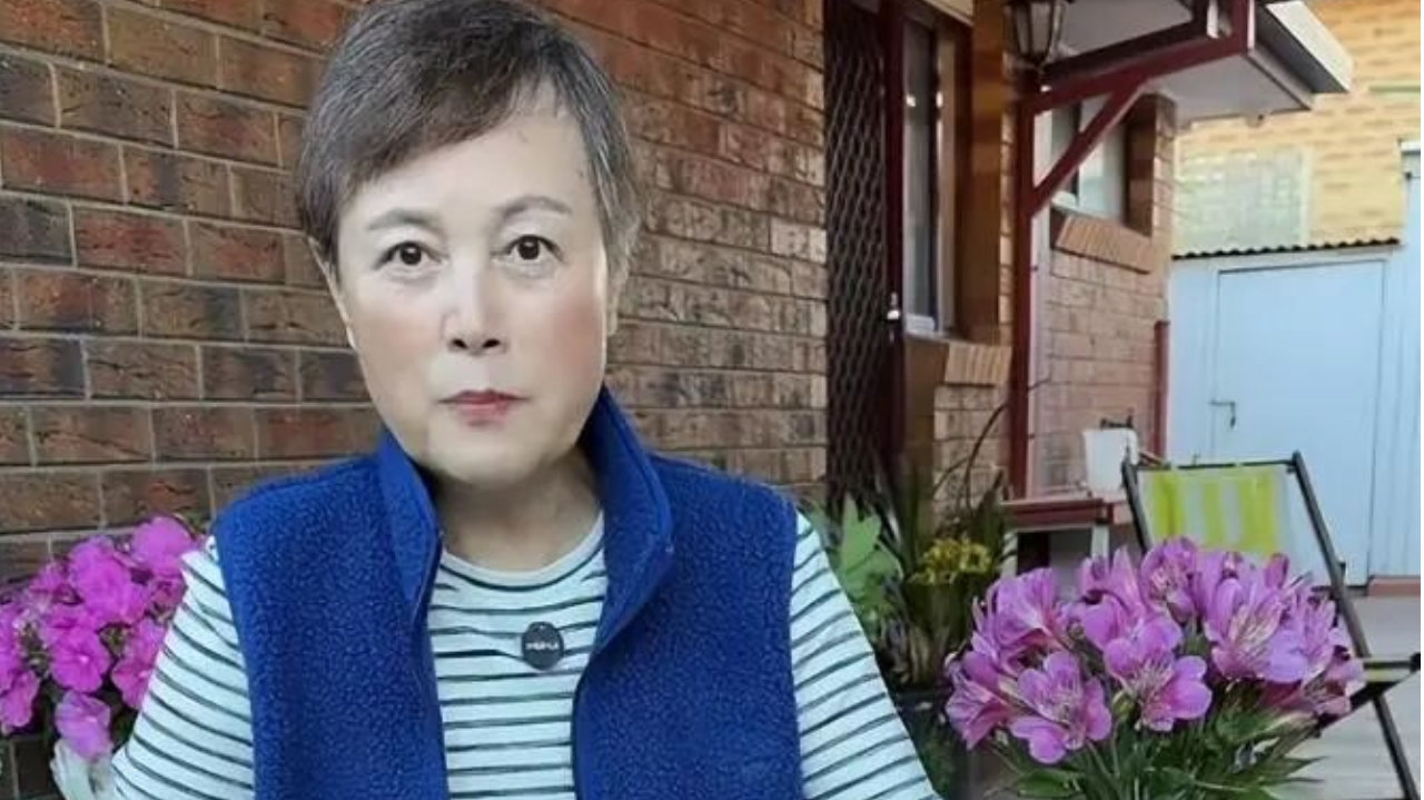 史晓燕曝何晴离婚原因，赞同许亚军缺席葬礼，自己被扒了个底朝天