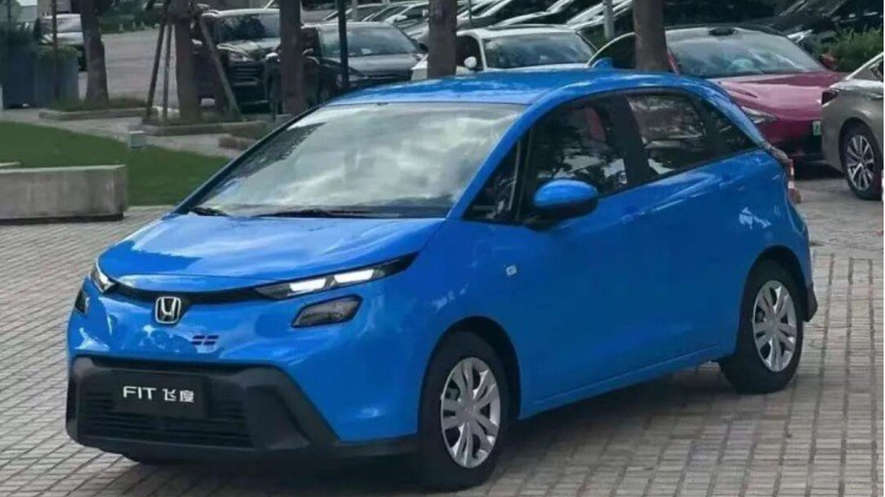 销量惨淡仍不放弃？新款本田飞度实车亮相