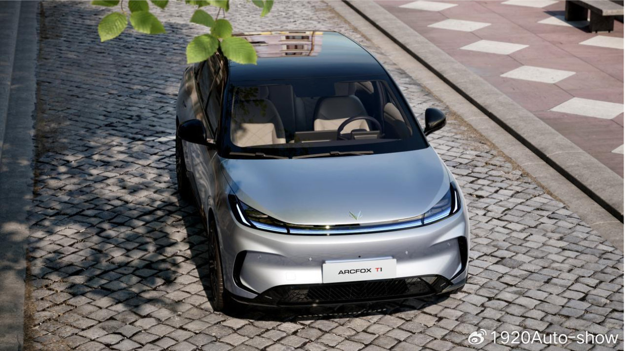 续航真、保障实！极狐T1冬季出行选纯电也不慌