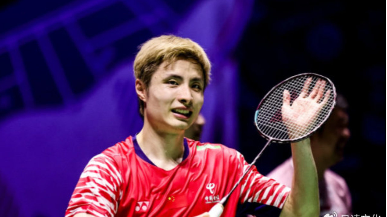 石宇奇0-2小波波夫赛，获得亚军