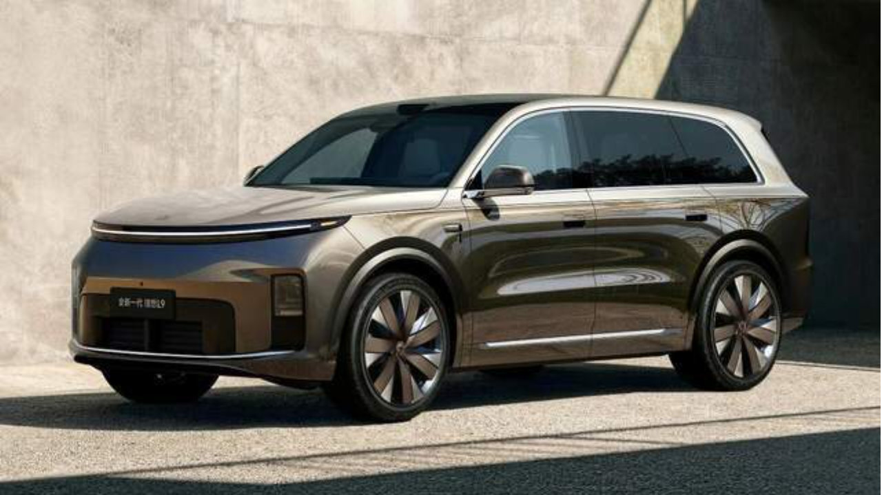 别说All in机器人的李想不务正业了