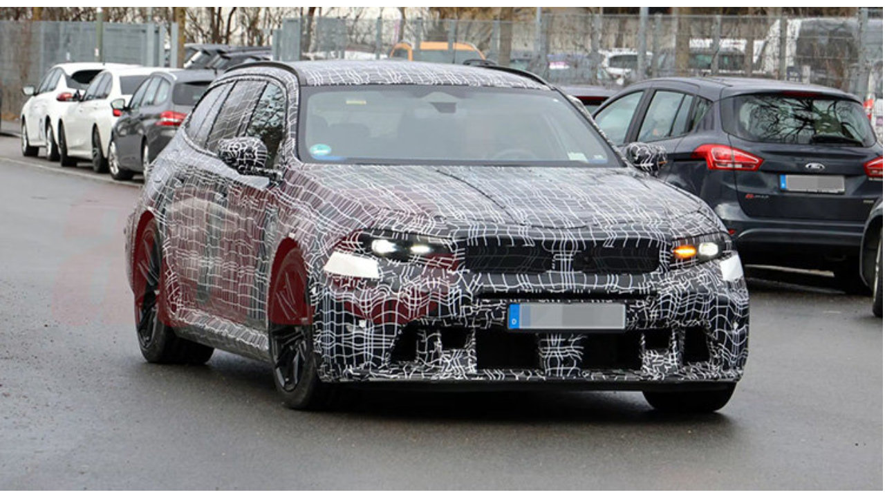 从燃油运动到电动味：新款M5旅行版，内饰改动或许太激进