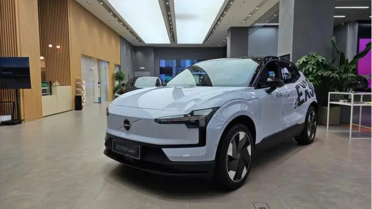 3.6秒破百+全系9气囊！15万级纯电SUV，安全不缩水