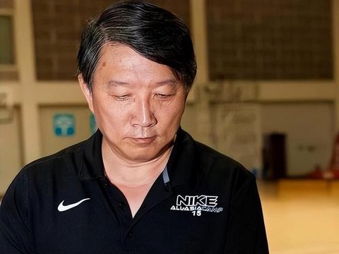 央媒专访，宫鲁鸣再谈中国女篮，通篇未提李梦，却给李梦提了个醒